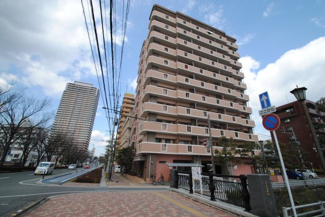 クオリアけやき通りの外観