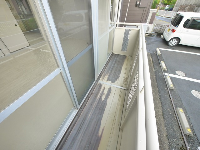 レジデンスボナール　Ⅰのバルコニー|バルコニーからの眺めを楽しみながら食事をしませんか