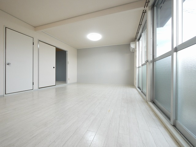 レジデンスボナール　Ⅰの居間・リビング|使いやすいリビングです