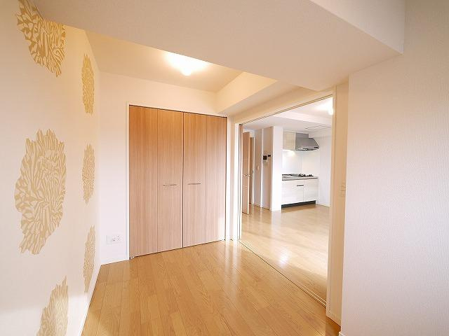 インフィニティの洋室|落ち着いた色調の洋室です