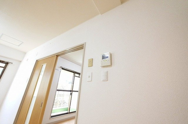 メゾン佐保Aのセキュリティ|モニター付きインターホン