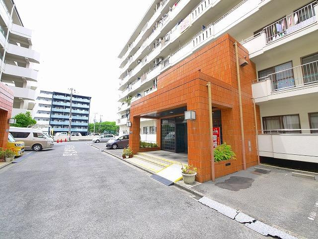 メゾン佐保Aのエントランス