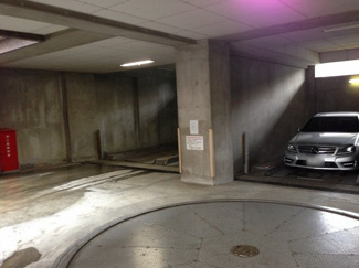 【駐車場】