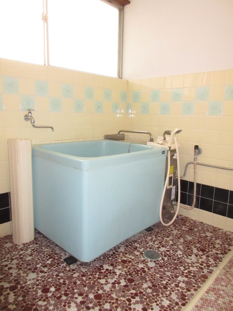 寿ハイツの浴室