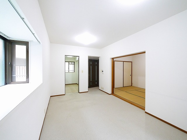 パーク・ノヴァあやめ池の居間・リビング