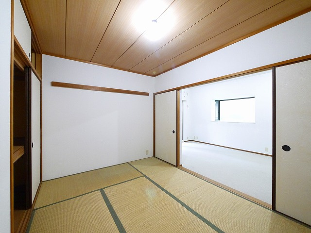 パーク・ノヴァあやめ池の和室