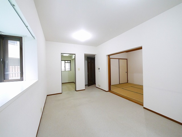 パーク・ノヴァあやめ池の居間・リビング