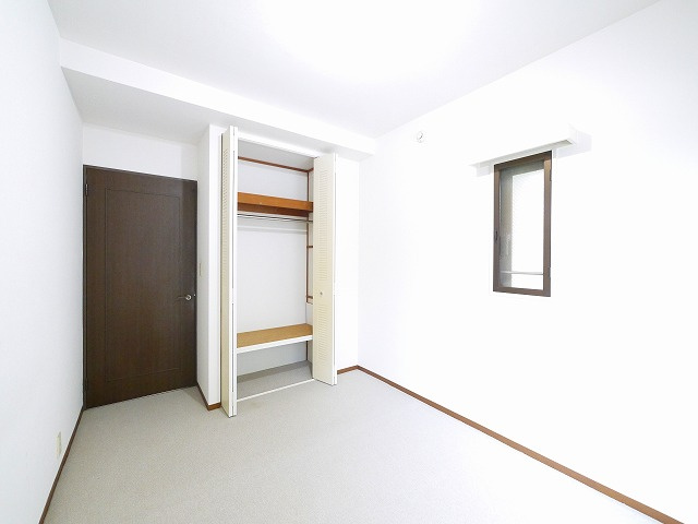 パーク・ノヴァあやめ池の寝室