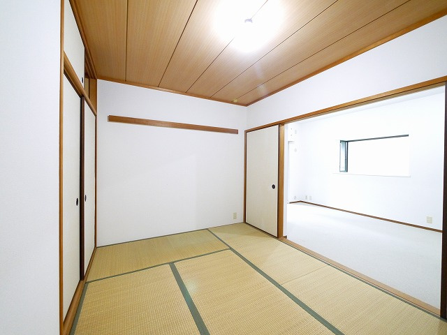 パーク・ノヴァあやめ池の和室