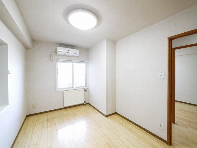 プレステ七番館の洋室|コンパクトで使いやすい洋室です