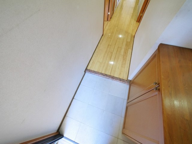 プレステ七番館の玄関|きれいな玄関です