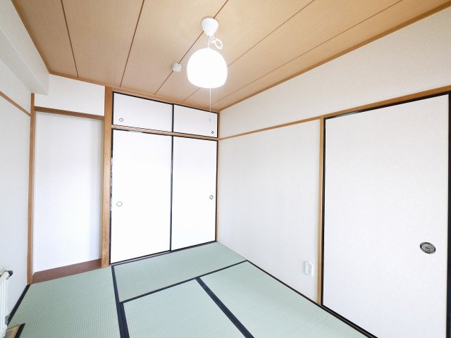 プレステ七番館の和室|日本らしい落ち着いた雰囲気の和室です