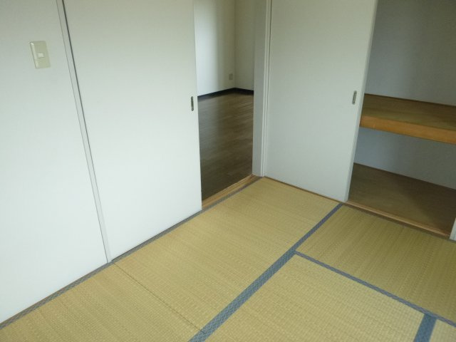 ブルーエスの和室