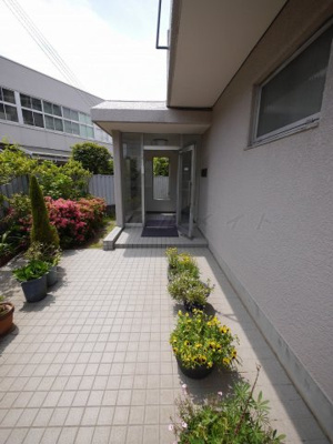 【エントランス】 | 前田プラザ