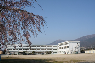 【周辺】 | 大津市南小松1594-62　土地 | 小松小学校 1700m