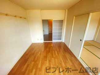【居間・リビング】 | モアクレスト綾園