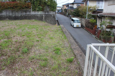 【外観】 | 大津市衣川2丁目5-19　売土地 | 敷地上部から道路境界付近