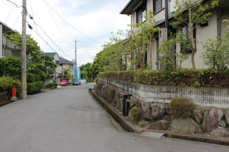 【前面道路含む現地写真】 | 東側前面道路