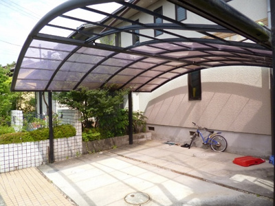 【駐車場】 | 大津市湖青１丁目6-1　戸建て | カーポートつきの駐車スペース