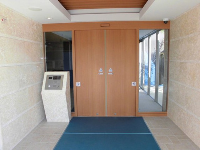 【エントランス】 | Y's SKY VILA ARAHA | Y’S SKY VILA ARAHA（ワイズスカイヴィラアラハ）★北谷町北谷エリア