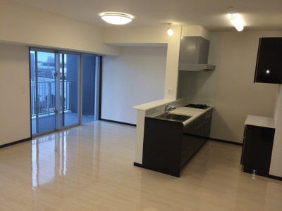 【居間・リビング】 | Y's SKY VILA ARAHA | ※退去前の為、写真と現状が異なる場合がございます