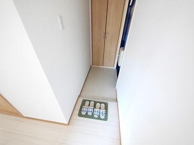 サンハイツ上村の玄関|収納もある玄関です