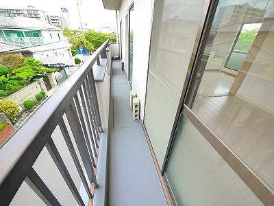 サンハイツ上村のバルコニー|開放的で明るい空間を演出してくれるバルコニーです