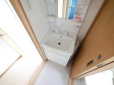 サンハイツ上村の洗面所|コンパクトで使いやすい洗面所