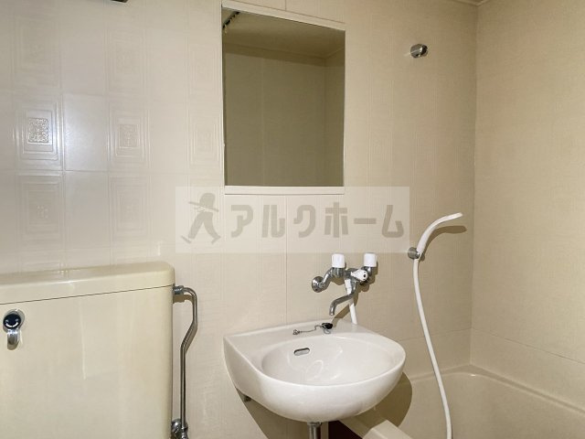 オレンジハウス1の独立洗面台