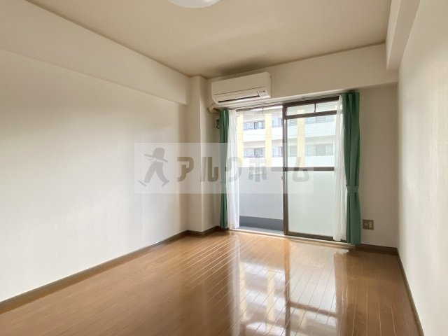 オレンジハウス1の居間・リビング