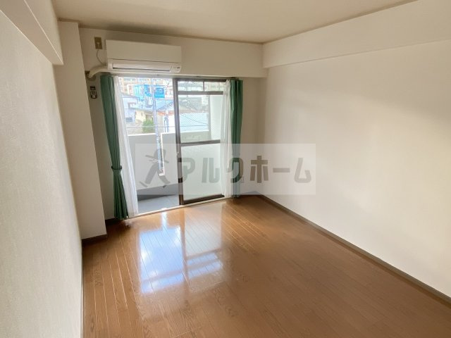 オレンジハウス1の居間・リビング