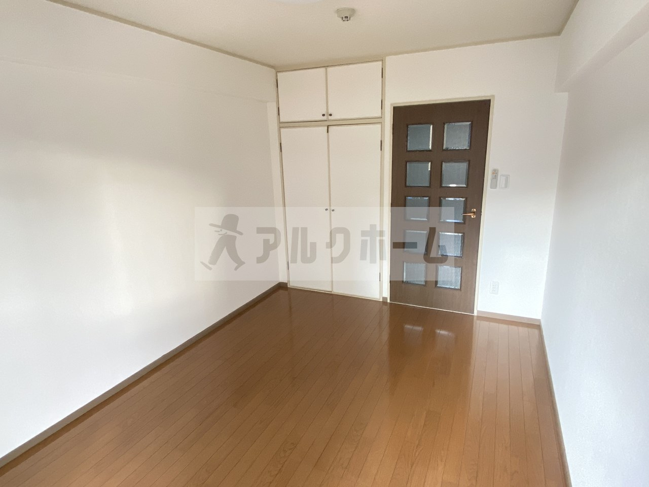 オレンジハウス1の居間・リビング