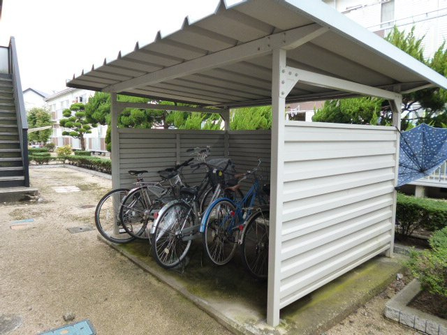 総社市福井のアパートのその他共用部分|自転車置き場