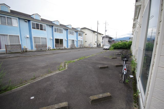 【駐車場】