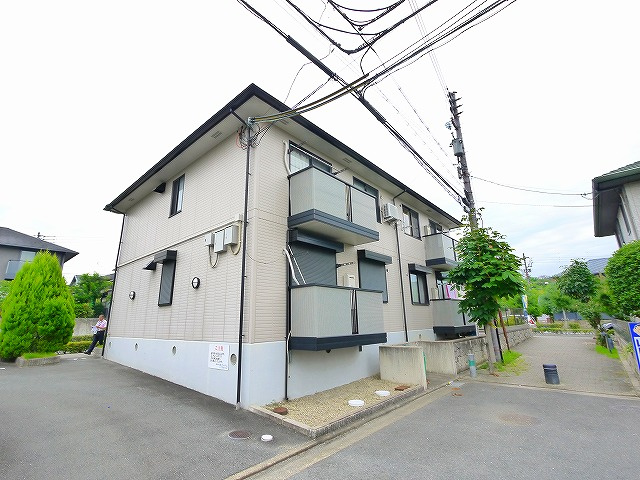 グランメール精華台の外観