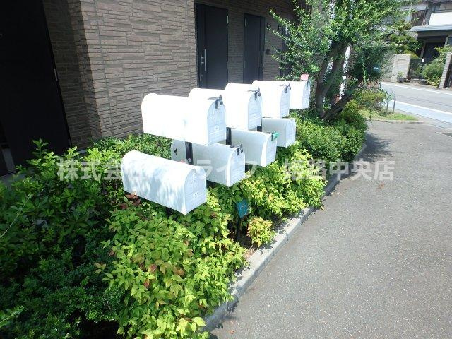 メゾンみおの玄関