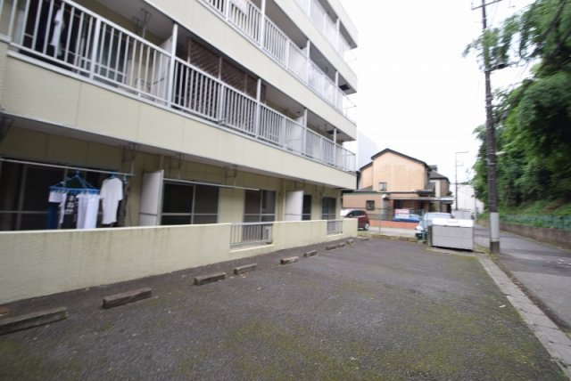 望月ハイツの駐車場|駐車場