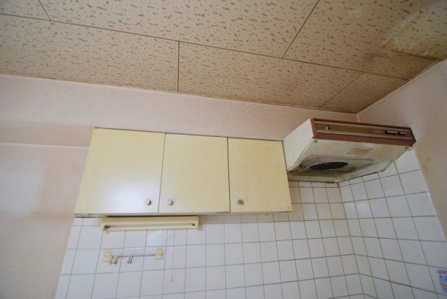 望月ハイツの駐車場|キッチン上部