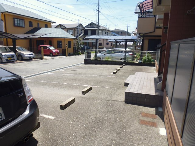 愛都利恵の駐車場