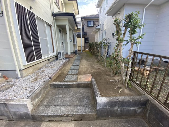 田間貸家　４ＬＤＫの庭