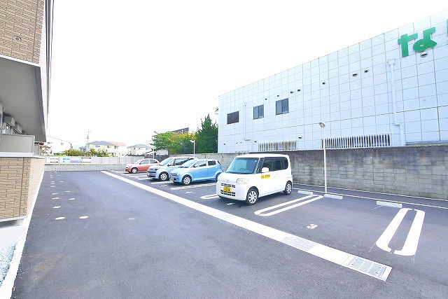 シャン　ドゥ　フルールの駐車場|駐車スペースもあります