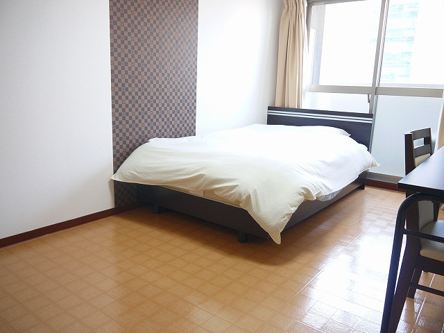 インペリアル奈良大宮の寝室|ゆとりの広さです