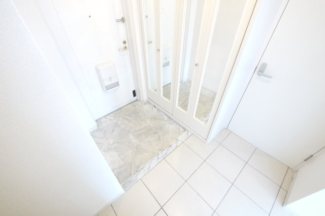 朝日プラザ・アーバネート奈良の玄関|シンプルで使いやすい玄関です