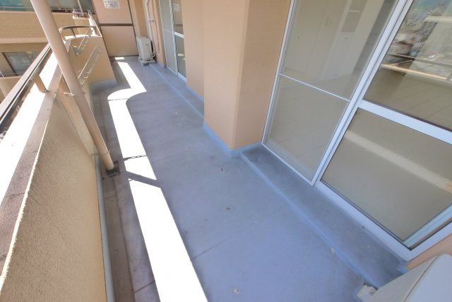 朝日プラザ・アーバネート奈良のバルコニー|お洗濯にも便利なバルコニー付き