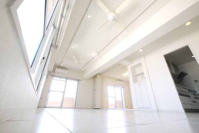 朝日プラザ・アーバネート奈良の居間・リビング|ゆったり過ごせるリビングです