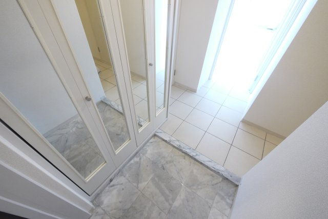 朝日プラザ・アーバネート奈良の玄関|きれいな玄関です