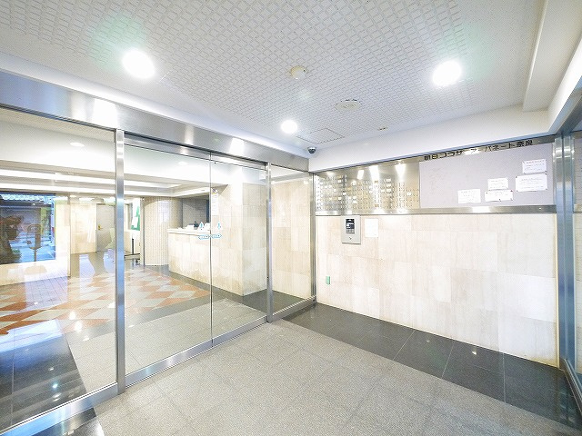 朝日プラザ・アーバネート奈良のエントランス