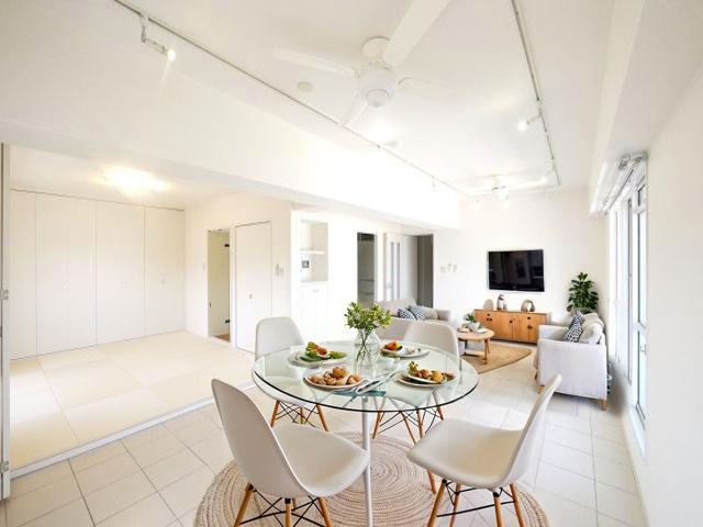 朝日プラザ・アーバネート奈良の居間・リビング|CGで家具等を配置したもので家具等は含まれません。