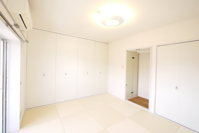 朝日プラザ・アーバネート奈良の寝室|広々とした洋室です