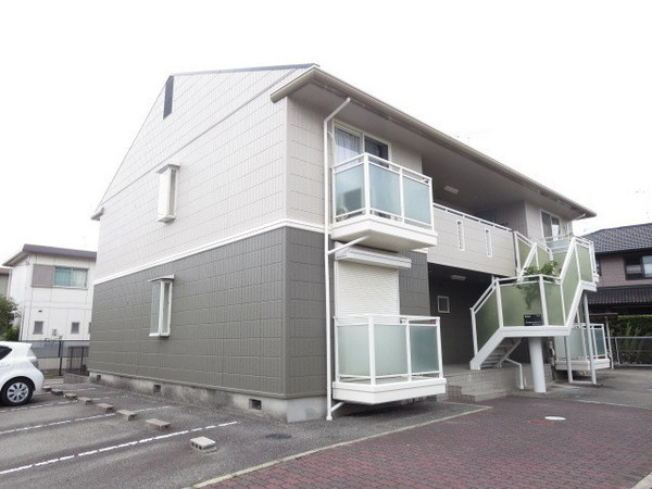 加古川市加古川町友沢のアパート
